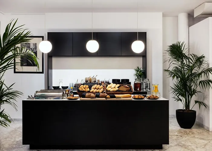 Mabi Centre Hotel 4*