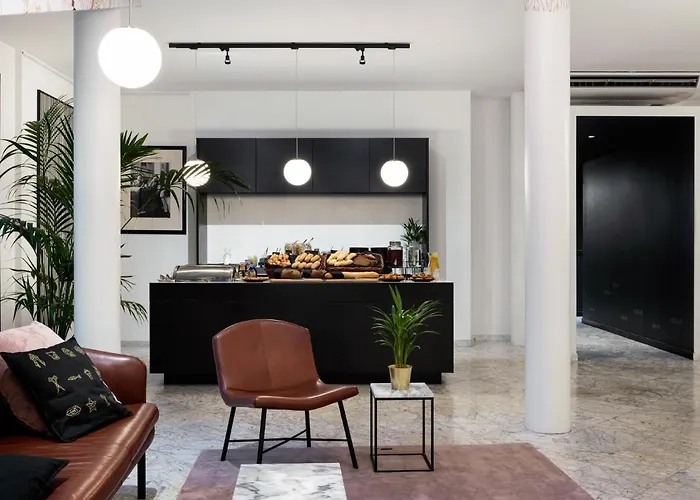 Mabi Centre Hotel 4*