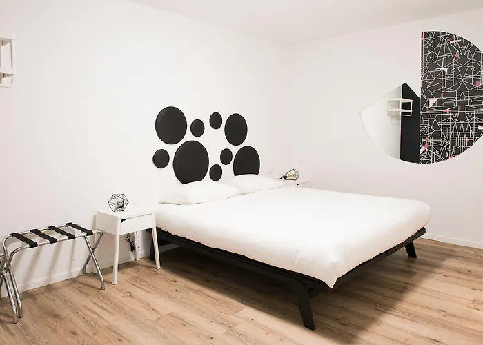 Mabi Centre Hotel 4*